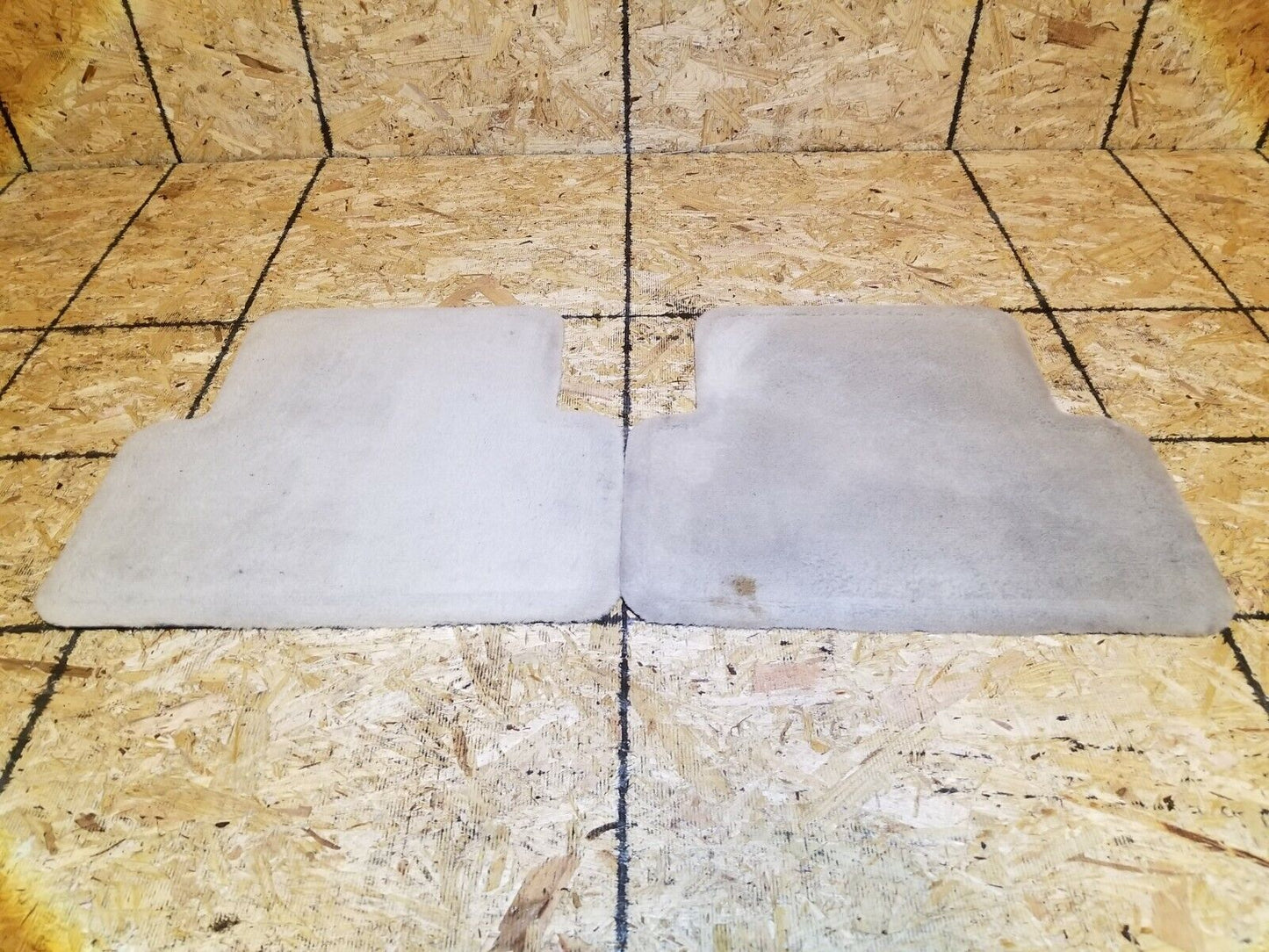 07 08 09 Cadillac SRX Floor Mat Carpet Rear Left & Right ( Pair ) OEM