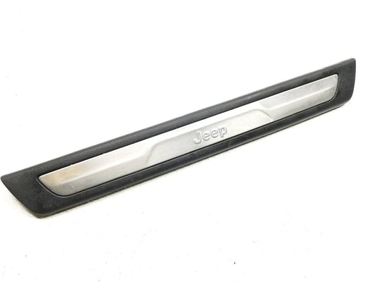 14 15 16 17 Jeep Grand Cherokee Front Right Pass Door Scuff Trim Panel OEM