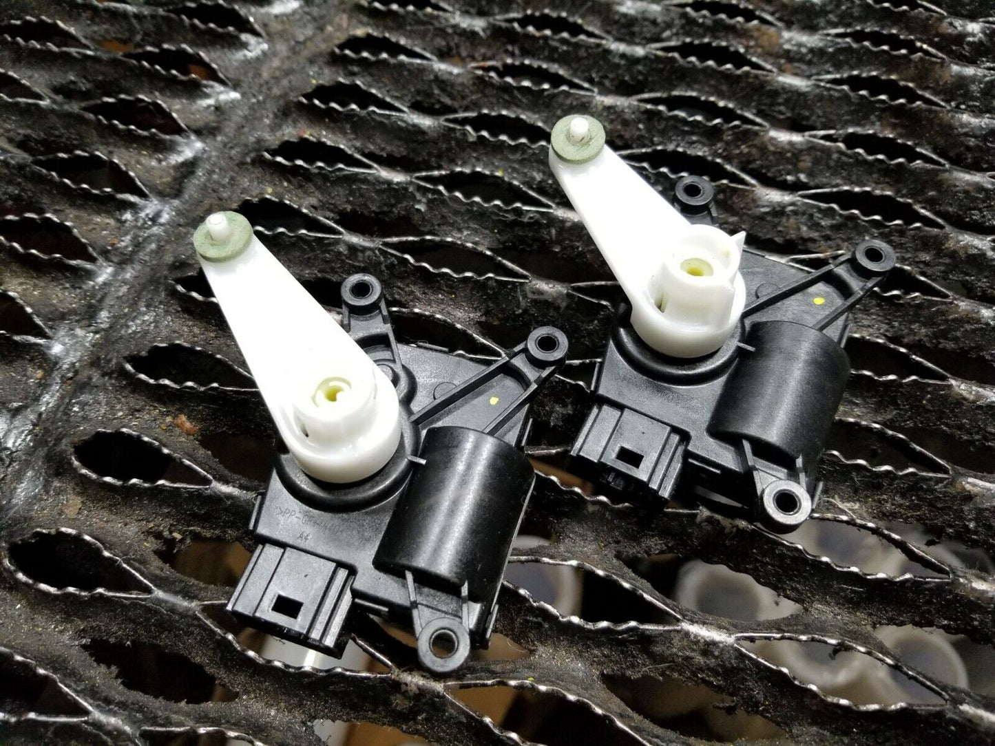 14 15 16 17 Jeep Cherokee AC Core Actuator Servo Flap Motor 2pcs OEM