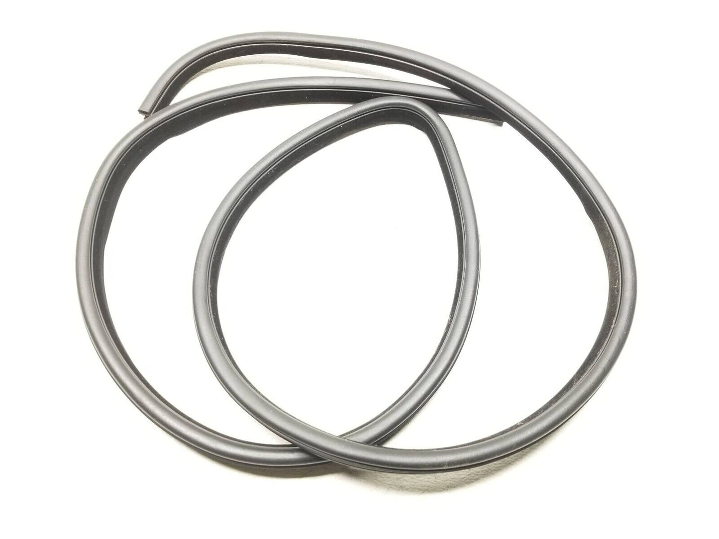 15 16 17 18 19 Chrysler 300 Front Right Passenger Door Weatherstrip Seal OEM 42k