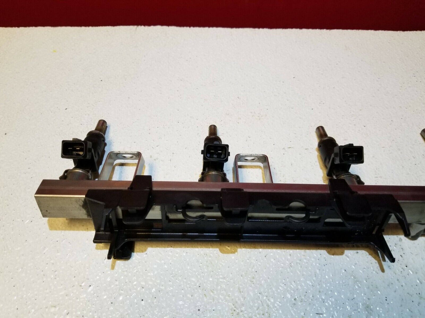 07 08 09 10 BMW E60 528i Fuel Rail W/ Injectors OEM N52
