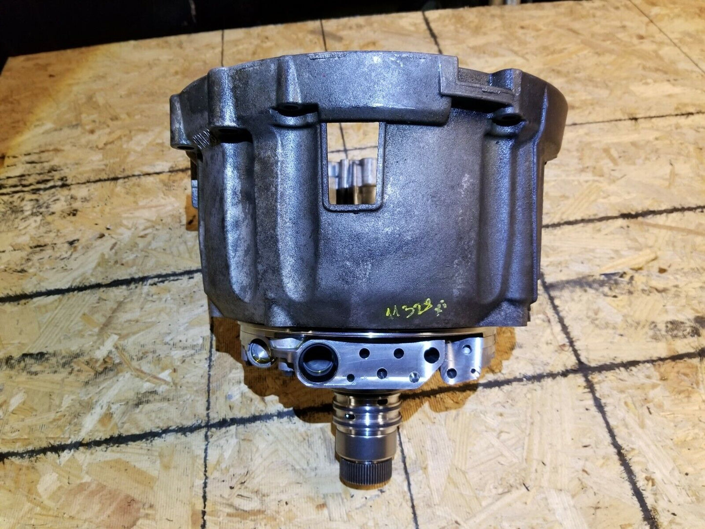 09 10 11 12 BMW 328xi E90 AWD Automatic Transmission Case W/ Oil Pump OEM
