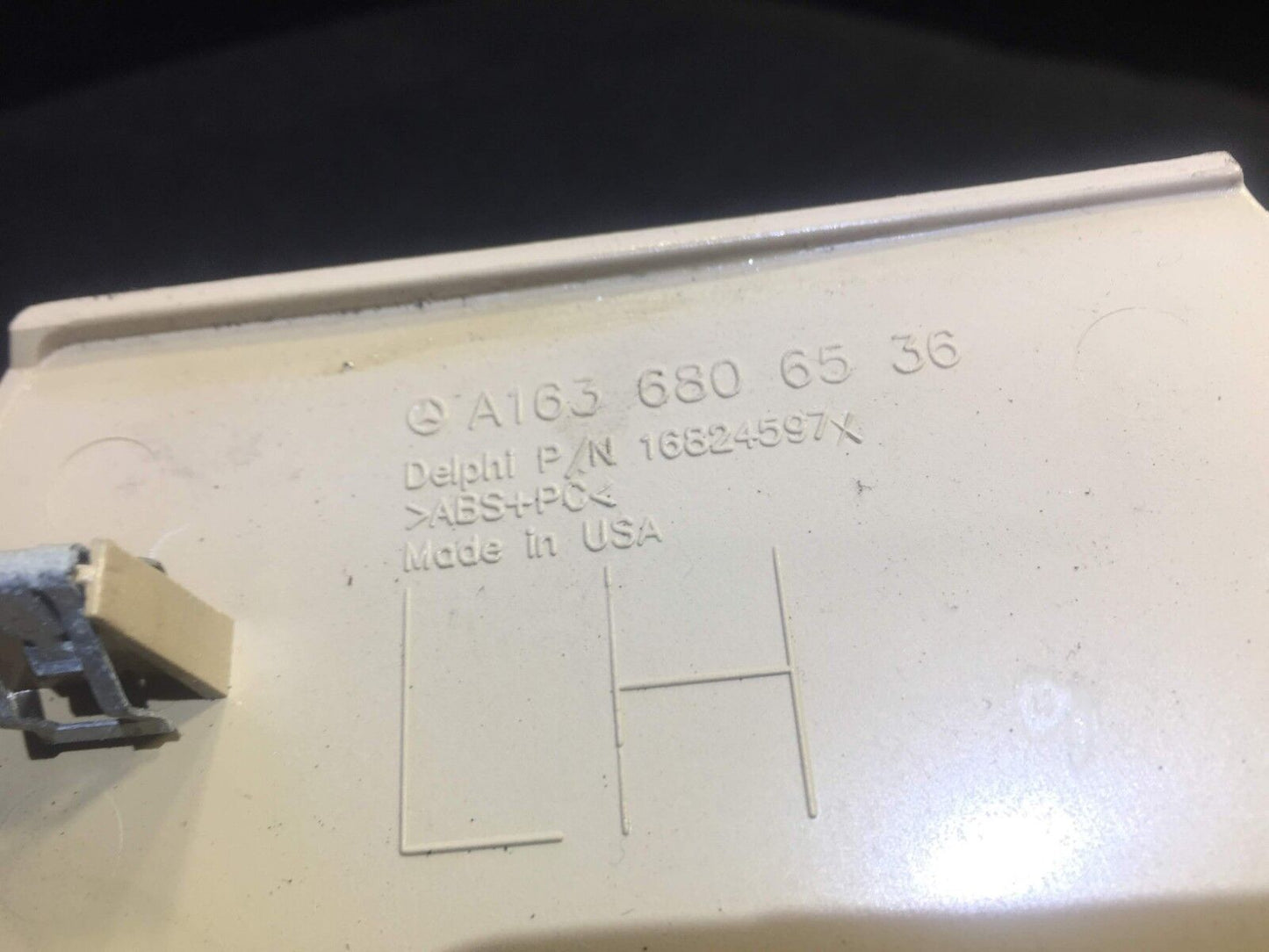 98 99 00 01 Mercedes W163 Ml320 Left Driver Side Dash End Cap OEM D34