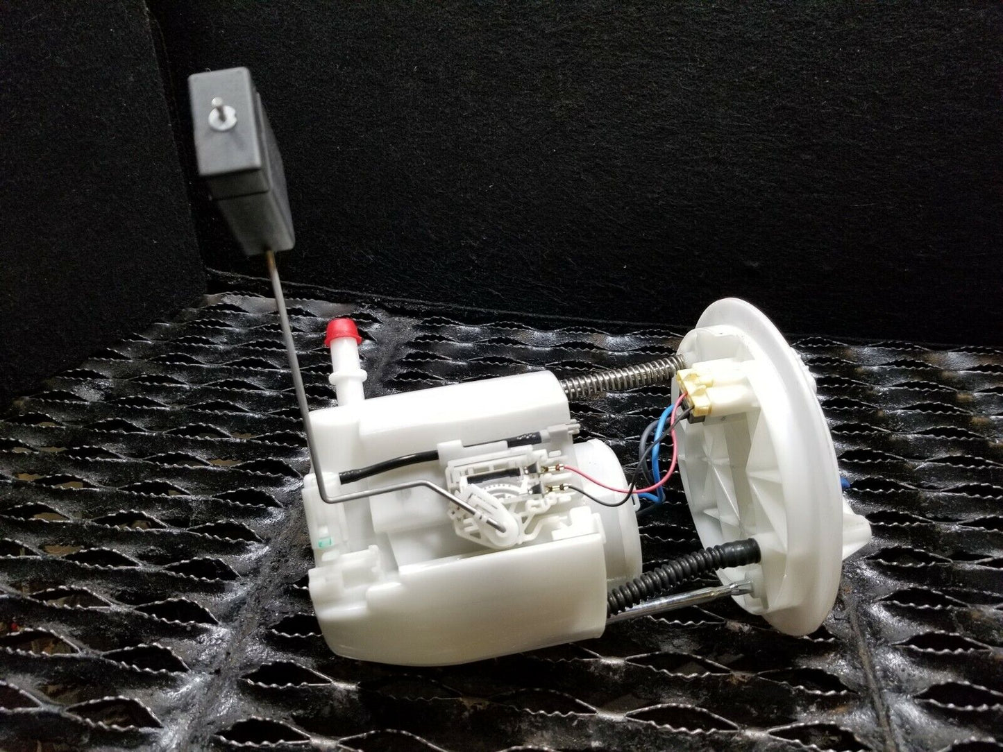 13 14 15 16 Jeep Compass 2.4l Fuel Pump OEM 30k