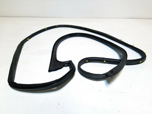 07 08 09 10 11 12 Hyundai Veracruz Front Right Pass Door Weatherstrip Seal OEM