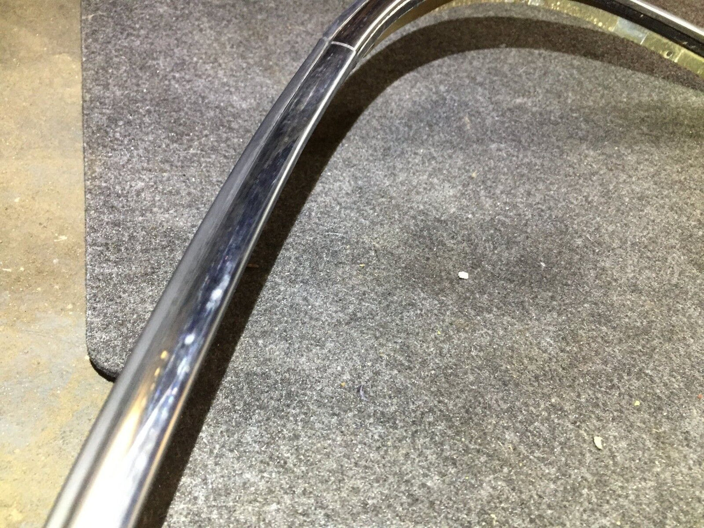 04 -11 Lincoln Town Car Front Left Door Exterior Frame Trim Bezel OEM