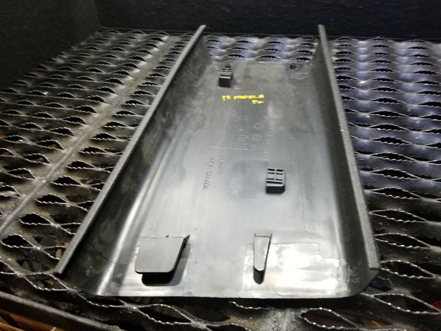 07 08 09 10 11 12 13 Chevy Impala Left Driver Side C Pillar Trim Cover OEM