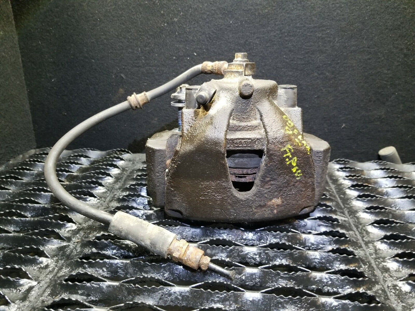 06 07 08 09 Saab 9-5 Aero 2.3t Front Right Passenger Side Brake Caliper OEM
