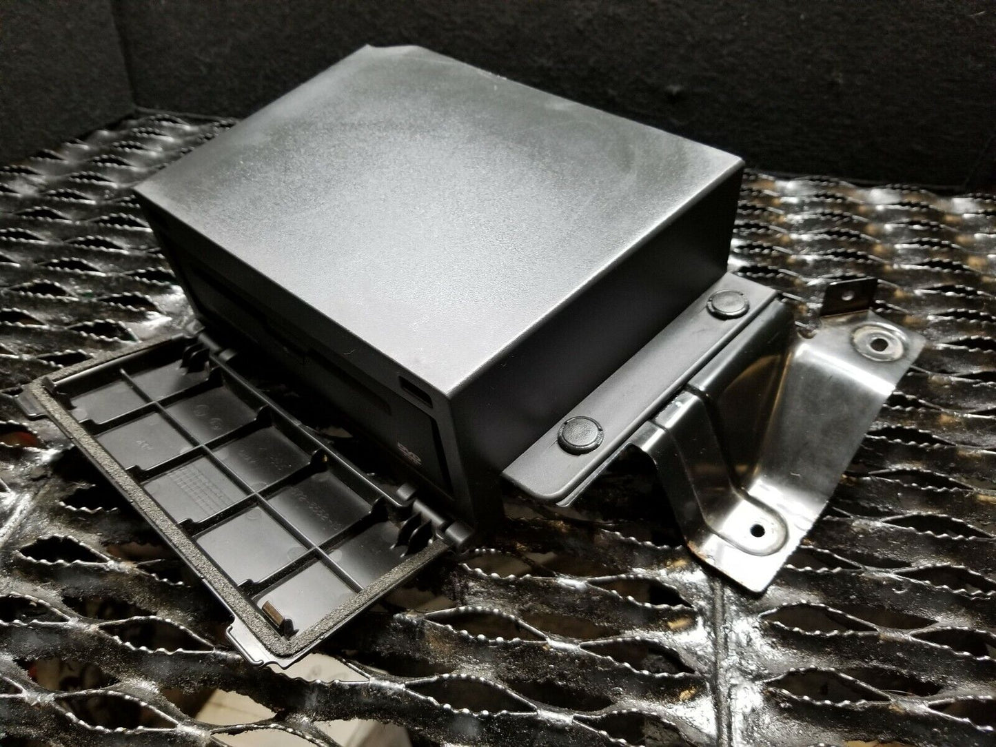 06 07 08 Infiniti Fx35 Navigation Dvd Player W/ Bracket OEM