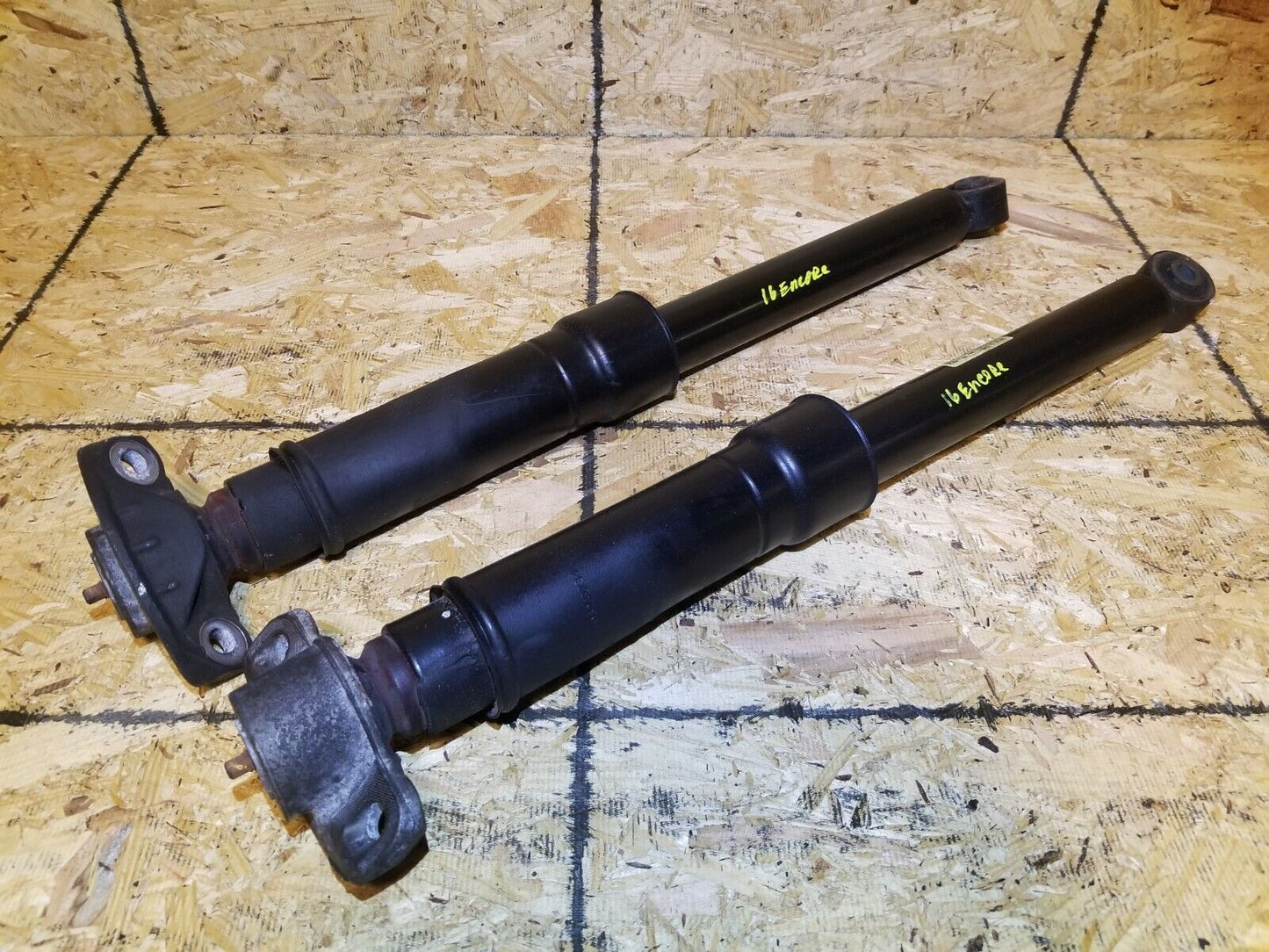 13 14 15 16 17 18 19 Buick Encore Rear Shock Strut Absorber Pair OEM 32k Miles