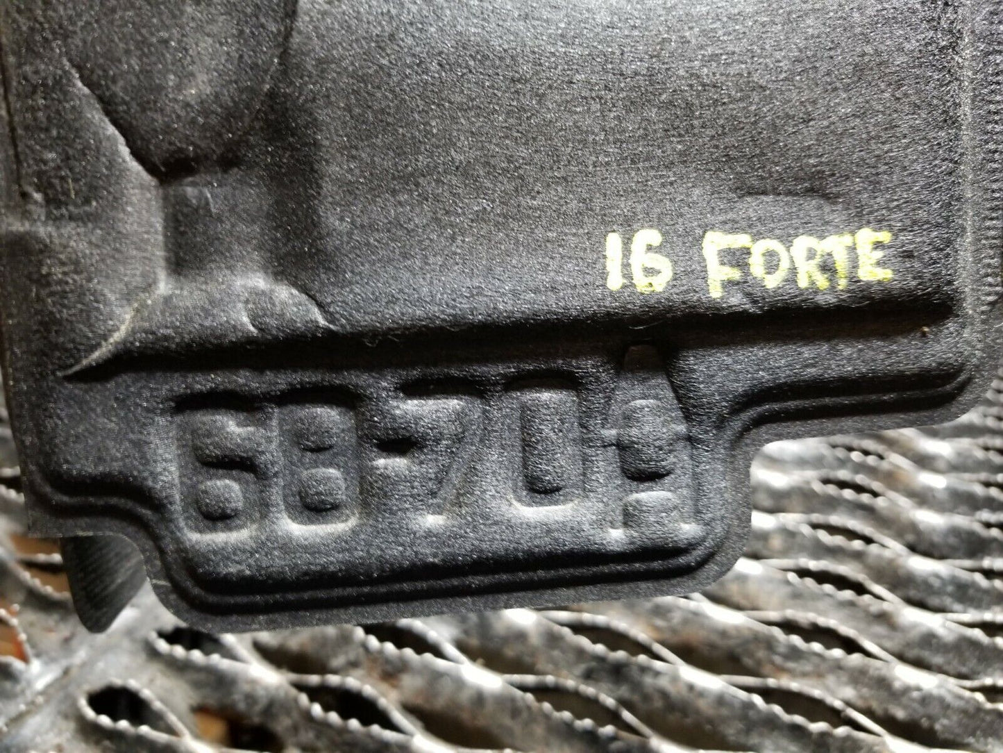 14 15 16 Kia Forte Battery Housing Tray OEM 27k