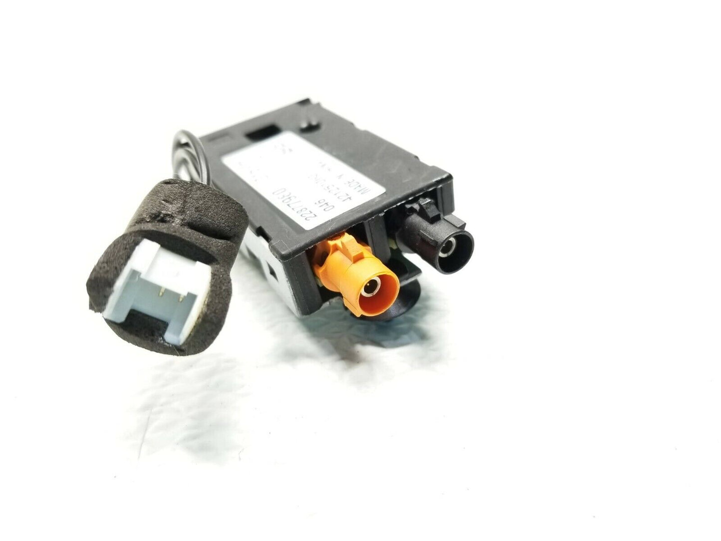 14 15 16 Buick Lacrosse Radio Antenna Control Module 22877980 OEM 60k
