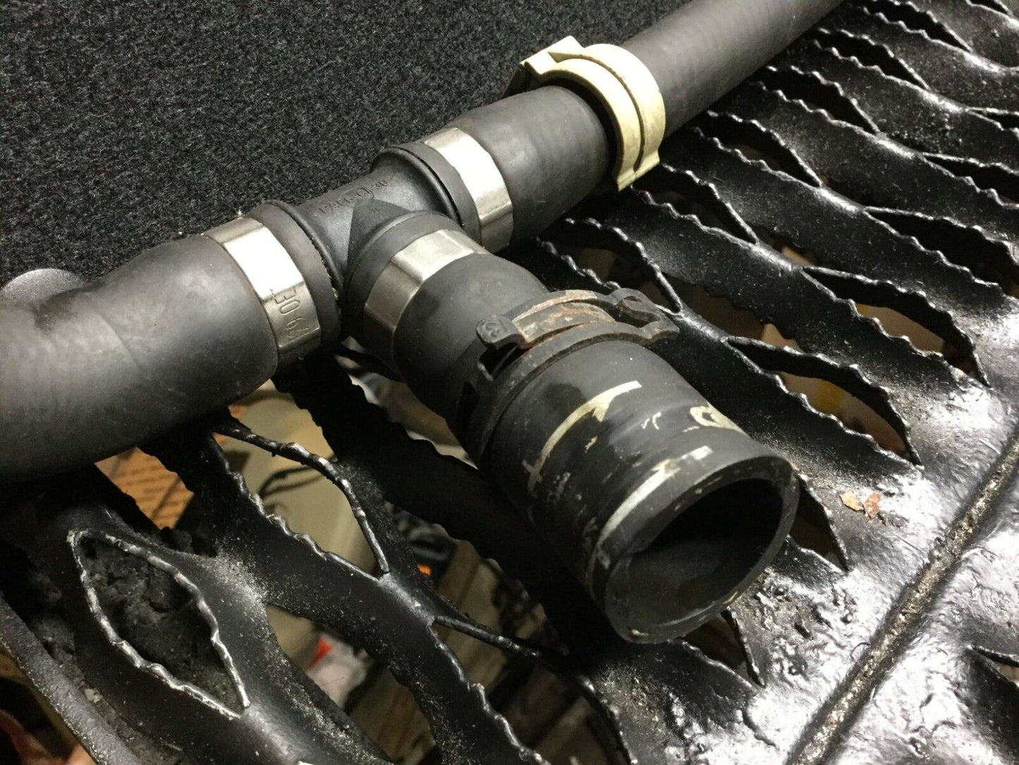 04 05 06 Porsche Cayenne 3.2l Radiator Hose Pipe Line OEM