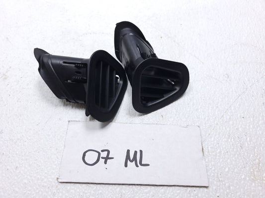 06 07 08 09 10 11 Mercedes Ml500 Dash Defroster Air Vent Left & Right Pair OEM