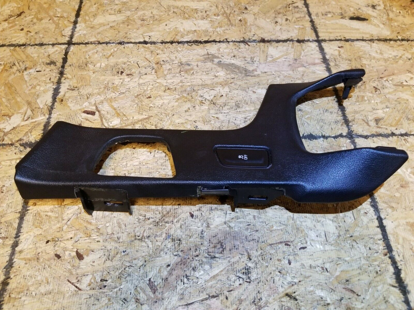 17 18 19 20 Cadillac Xt5 Shifter Trim Bezel W/ Traction Switch OEM 34k