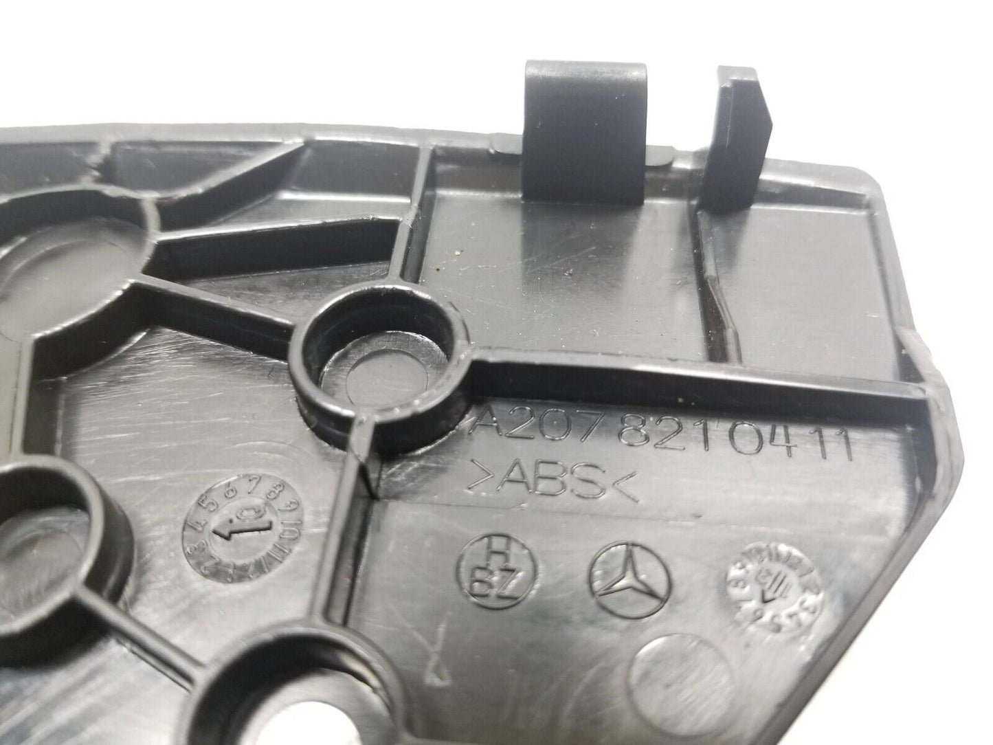 12 13 14 Mercedes-benz C300 Center Console Usb Mount Plate A2078210411 OEM