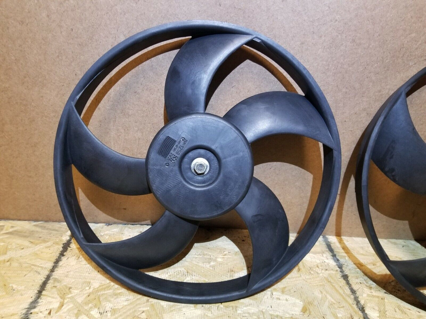 07 08 09 10 Chrysler Sebring 2.4l Radiator Fan 2pcs OEM