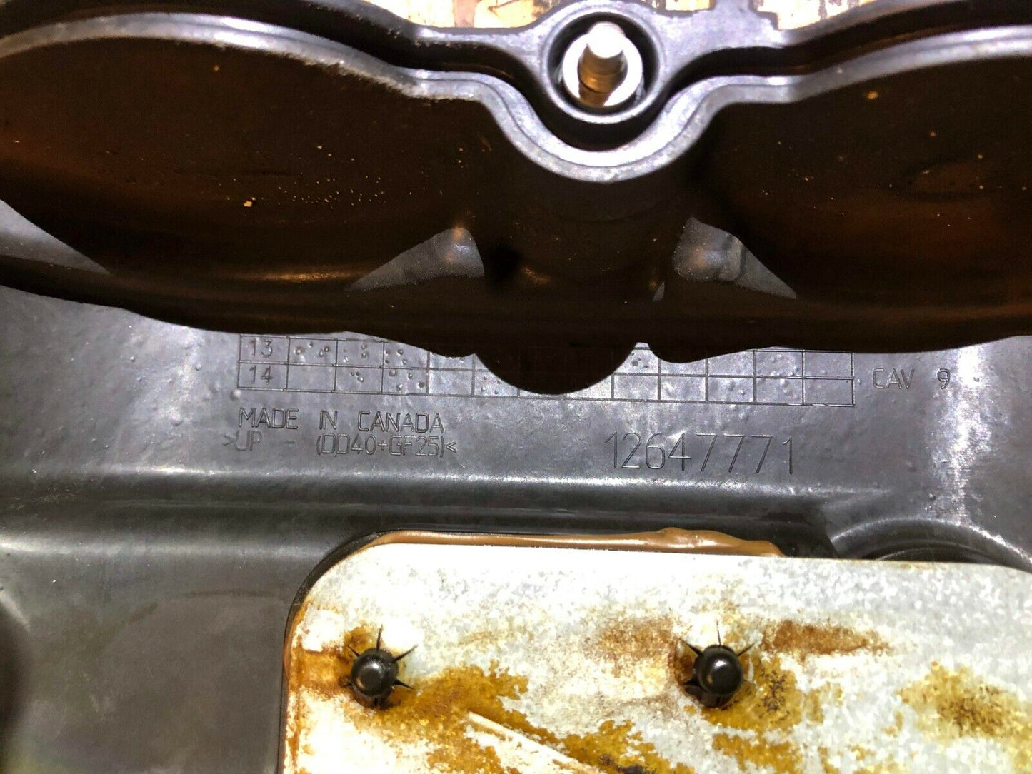 13 14 15 GMC Acadia Valve Cover Left Driver Side OEM