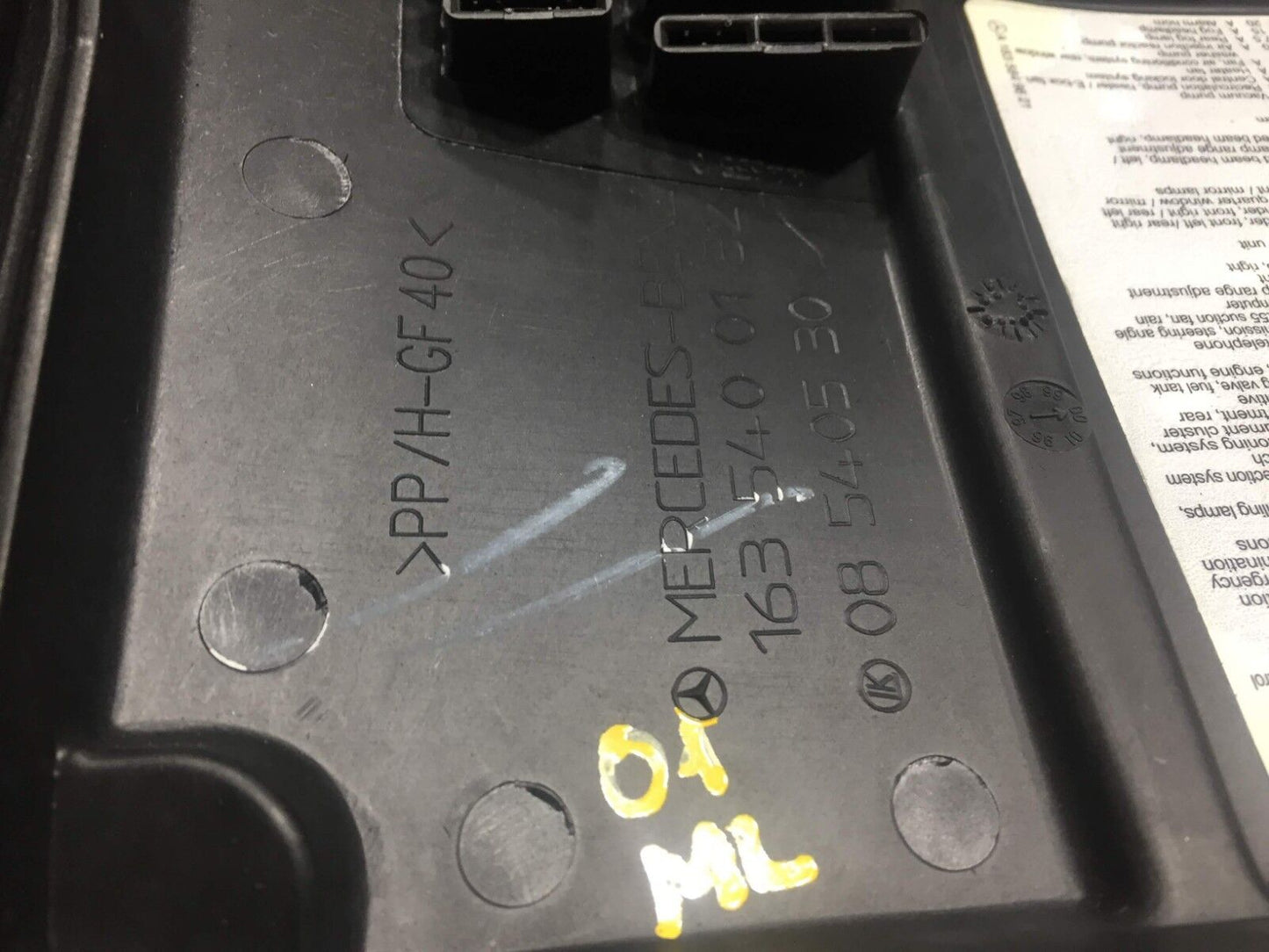 98 99 00 01 Mercedes W163 Ml320 Fuse Relay Box Cover OEM D34