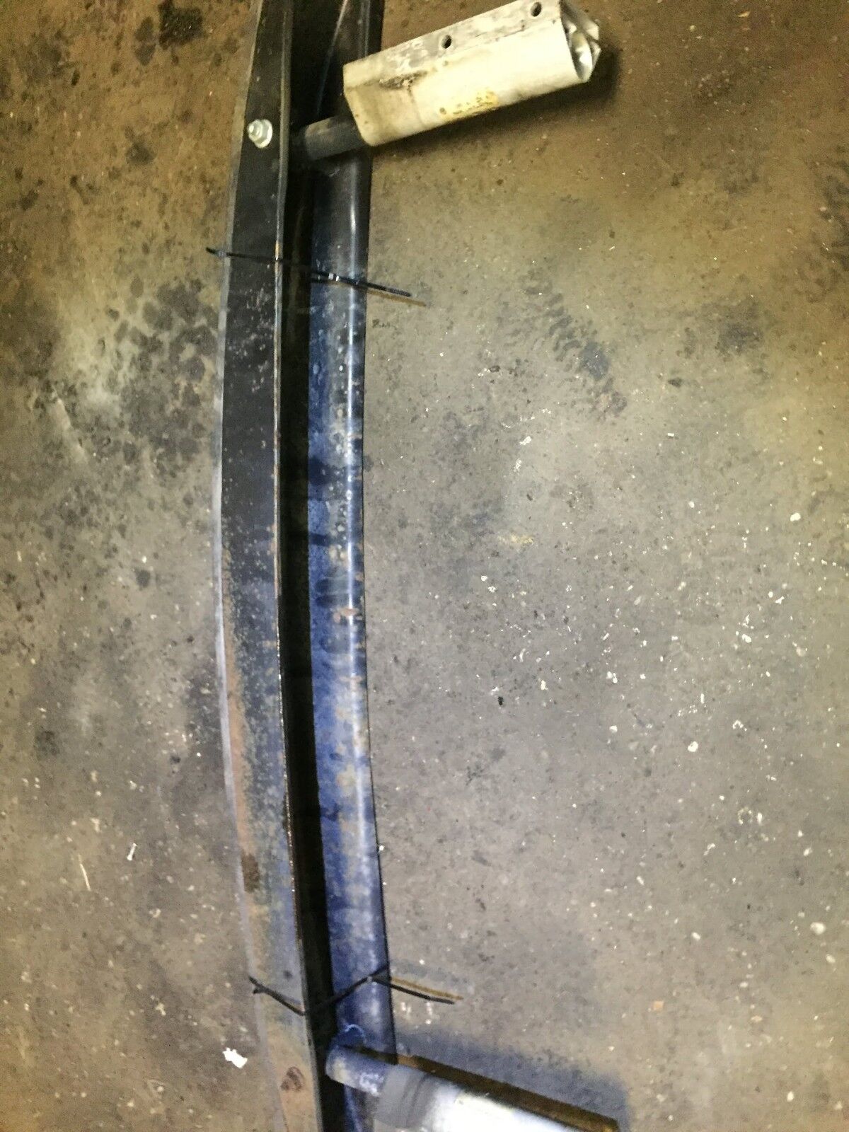 02 03 04 05 Volkswagen Passat Sedan 1.8l Rear Bumper Reinforcement Bar OEM D23