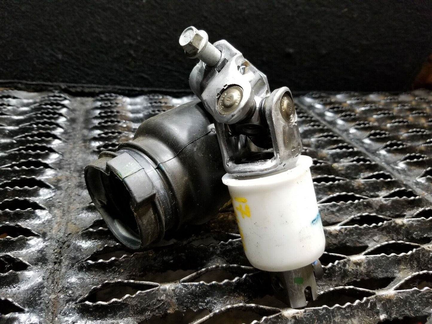 16 17 18 19 Chevrolet Malibu Steering Column Lower Shaft OEM 3k