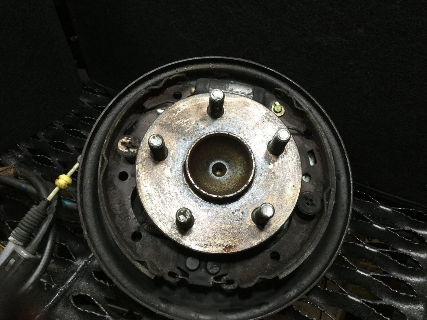 04 05 06 07 08 09 Toyota Prius Rear Left Driver Side Spindle Knuckle Hub OEM