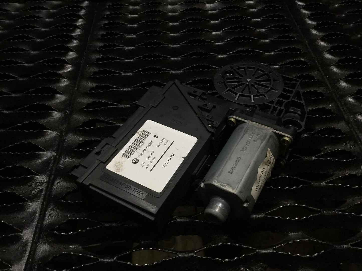 03 04 05 06 Porsche Cayenne Rear Right Pass Door Window Motor 7l0959794a OEM