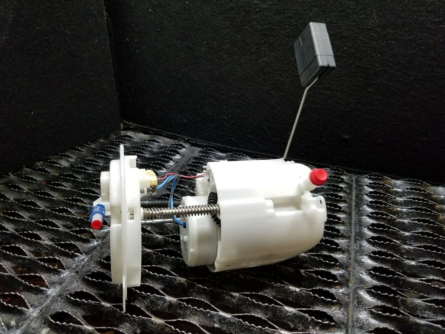 13 14 15 16 Jeep Compass 2.4l Fuel Pump OEM 30k