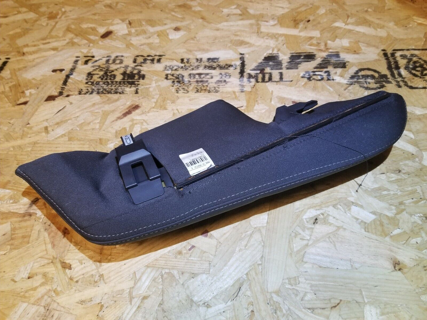 05 06 07 Volvo S40 Left Driver Side Rear Seat Bolster Cushion OEM