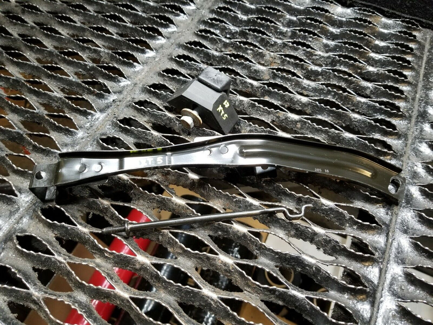 17 18 19 20 Cadillac Xt5 Battery Tray  OEM