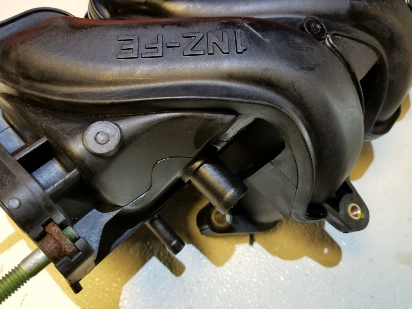 04 05 06 Scion Xa 1.5l Intake Manifold OEM 1nz-fxe