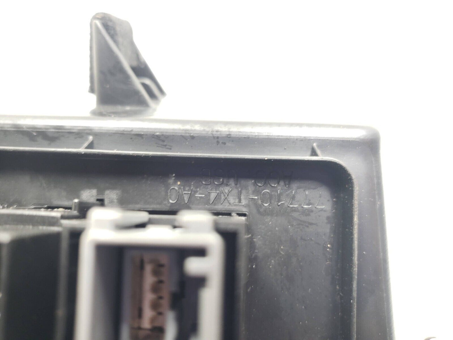 13 14 15 Acura RDX Console Storage Box Power Outlet Aux Usb 12v OEM 80k Miles