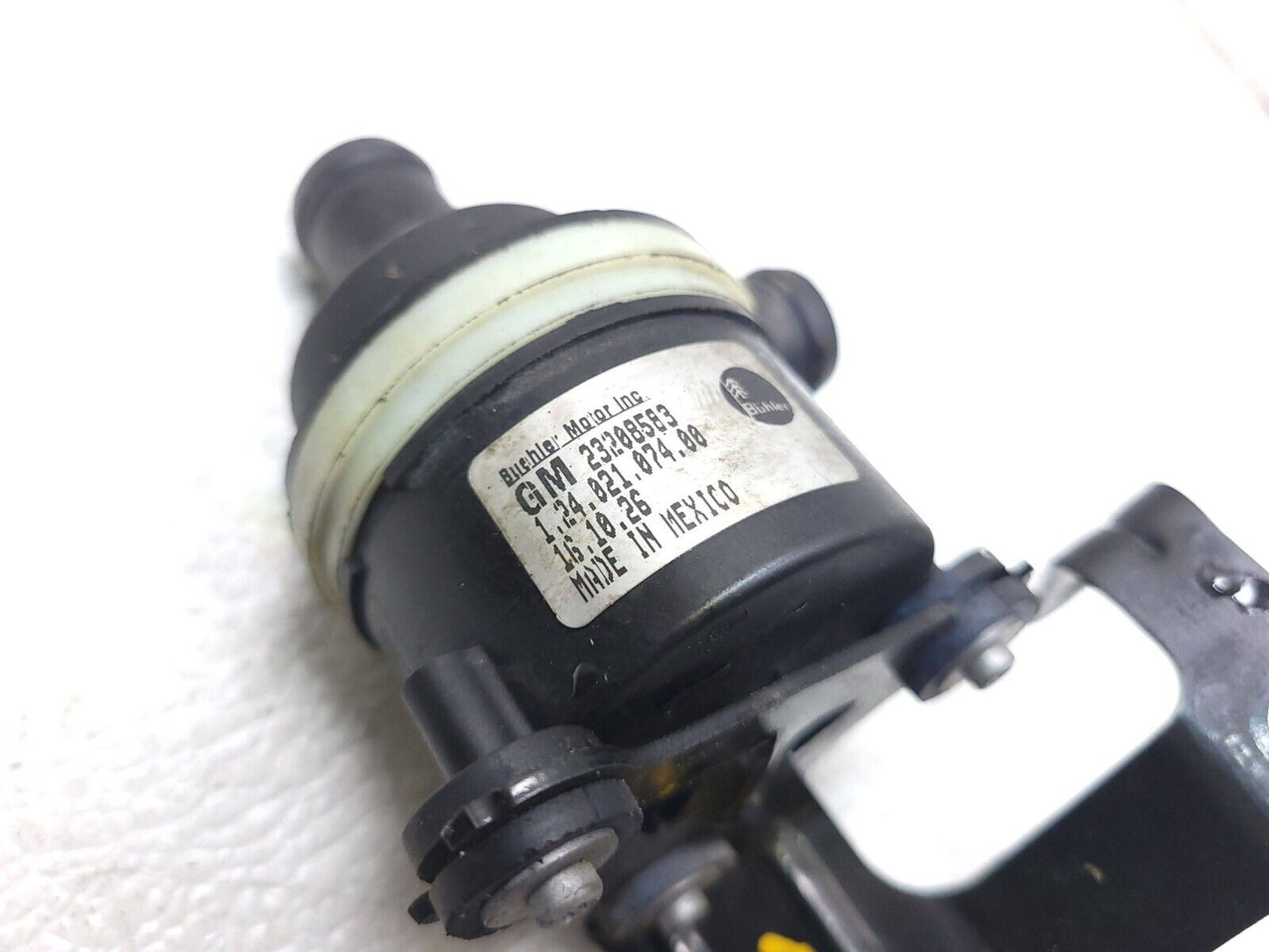 2016 - 2018 Cadillac Ats Auxiliary Coolant Water Pump 23208583 2.0t OEM