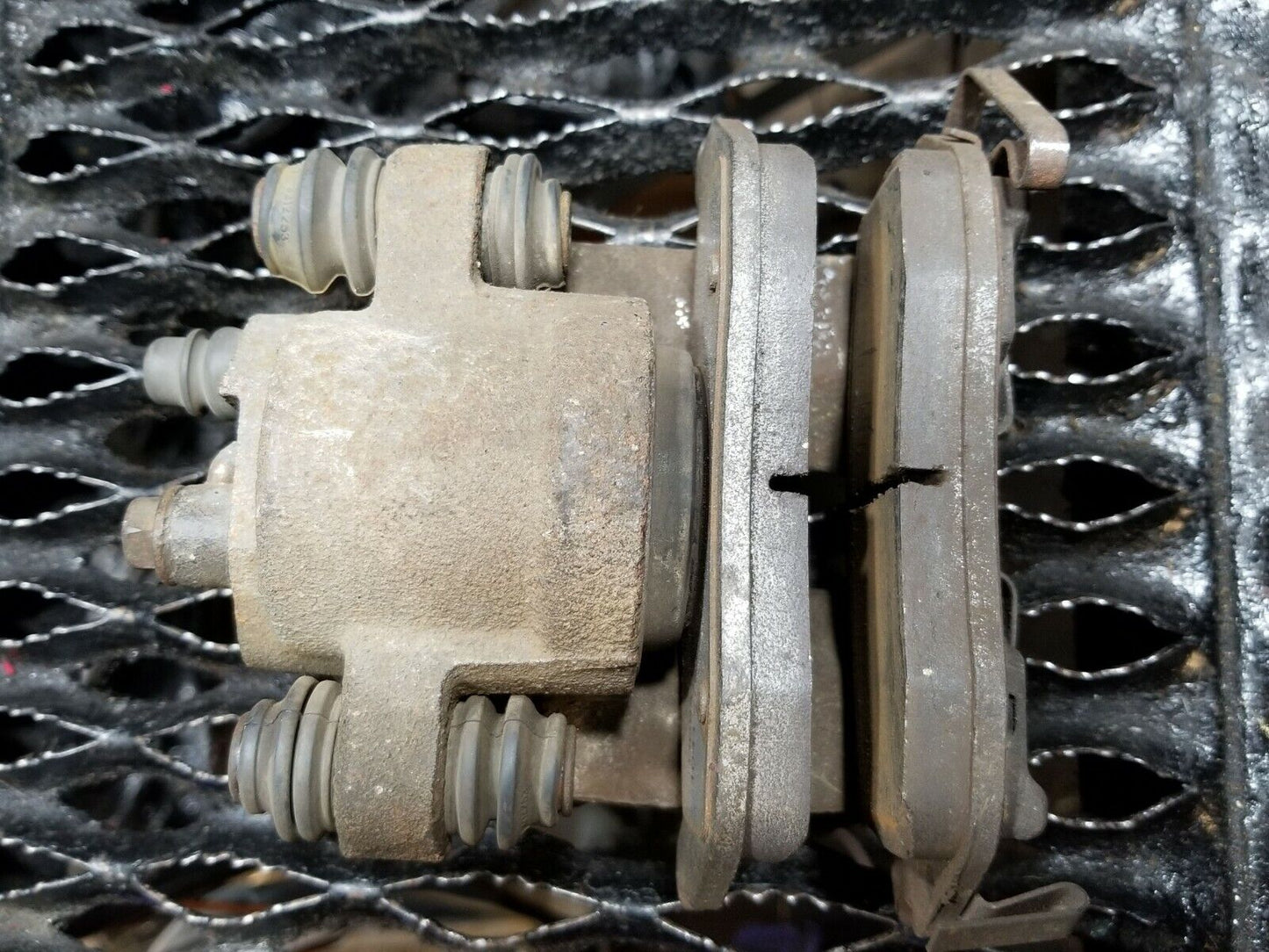 04 05 06 07 Infiniti QX56 Rear Right Passenger Side Brake Caliper OEM
