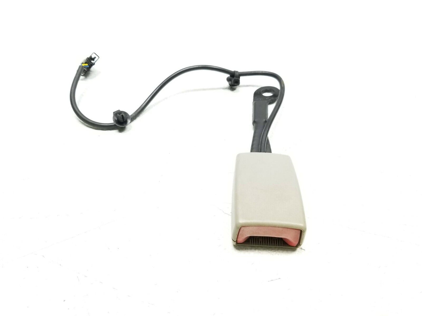 04 05 06 07 Audi A8 Front Left Driver Seat Belt Buckle OEM