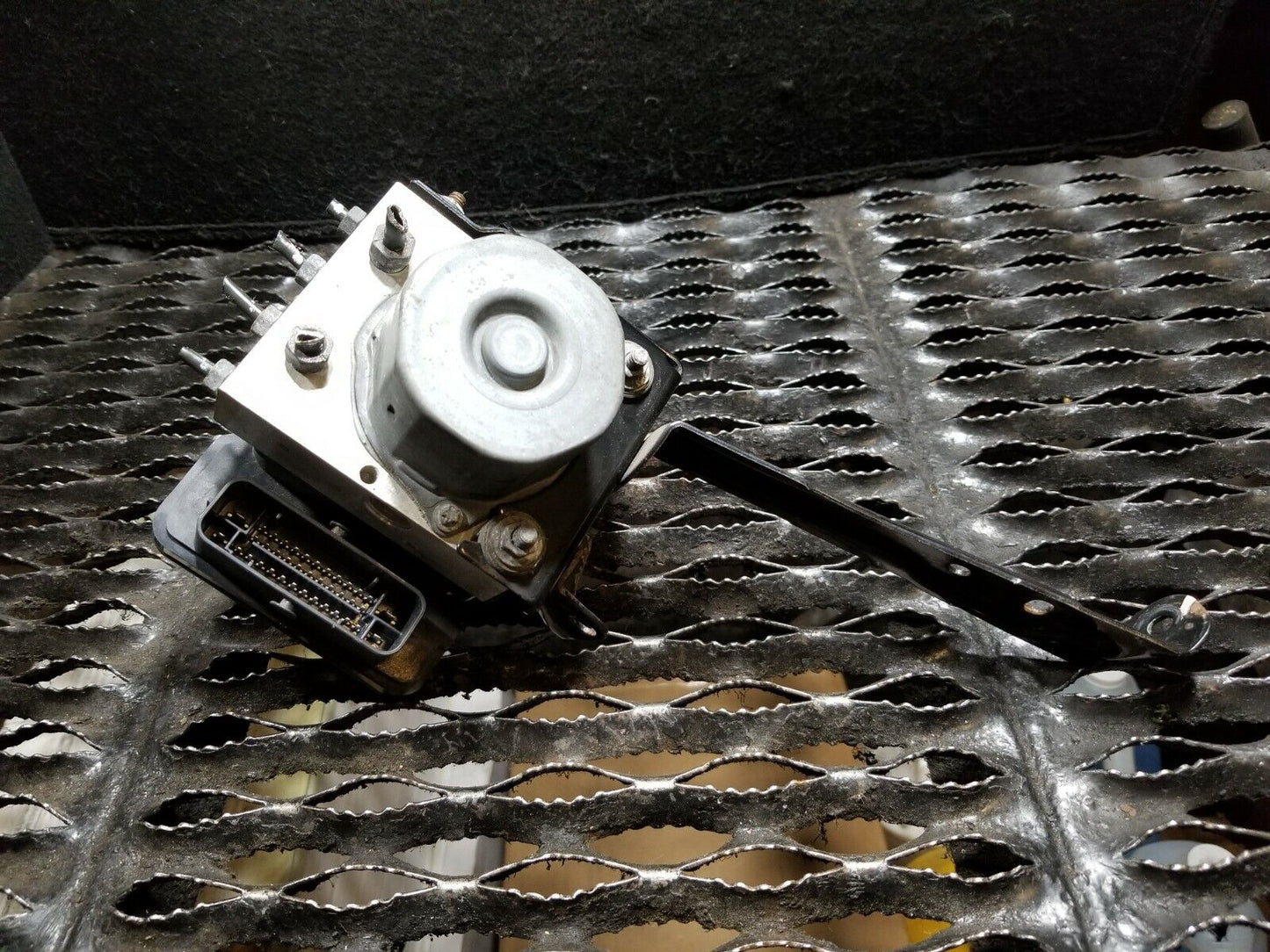 14 15 16 Subaru Forester 2.5 ABS Anti Lock Brake Pump OEM