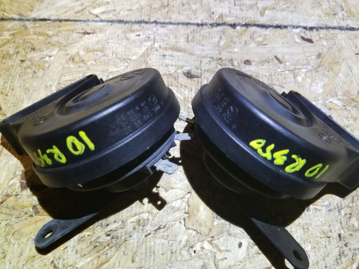07 08 09 10 Mercedes R350 Horn Signal Pair OEM