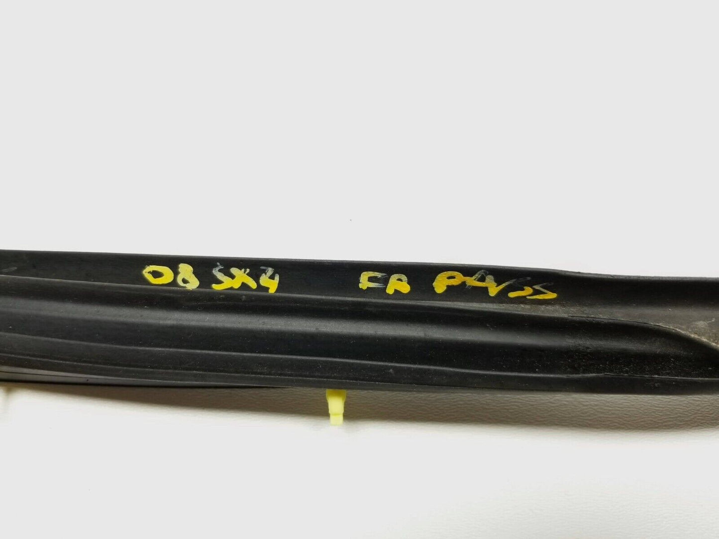 07 - 13 Suzuki Sx4 Hatchback Front Door Weatherstrip Seal Pass Side Right OEM