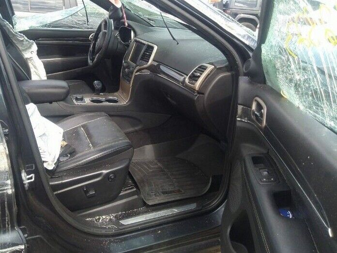 14 15 16 17 Jeep Grand Cherokee Front Right Pass Floor Mat Carpet OEM
