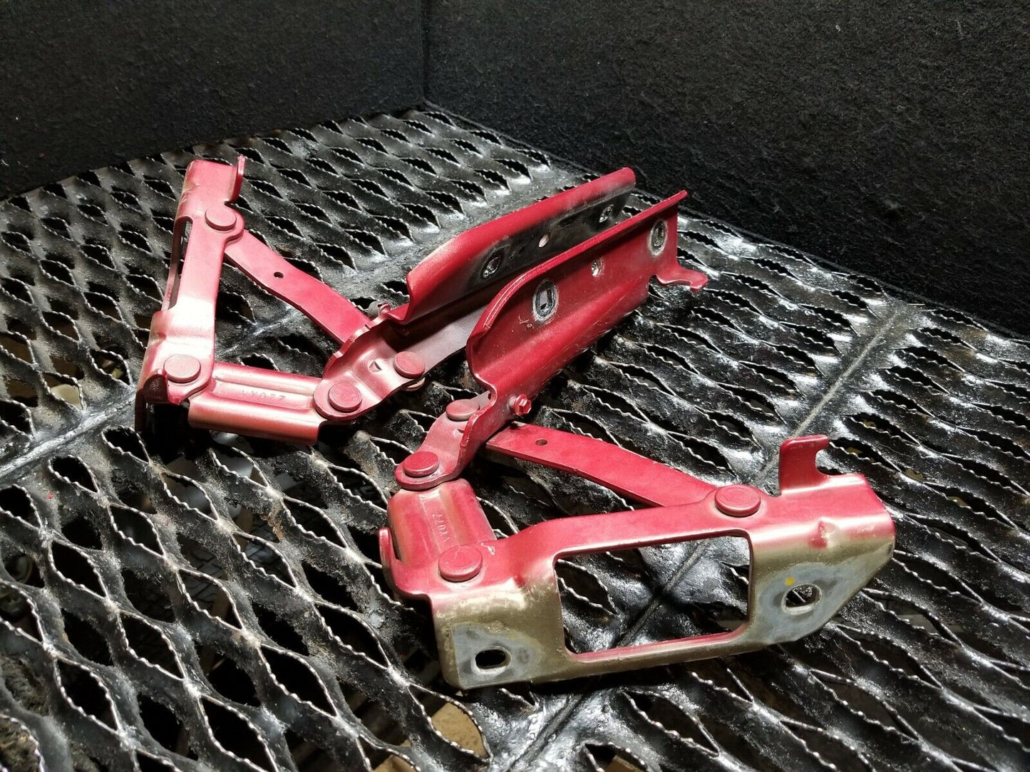 10 11 12 13 14 15 Chevrolet Camaro Hood Hinge Left & Right OEM