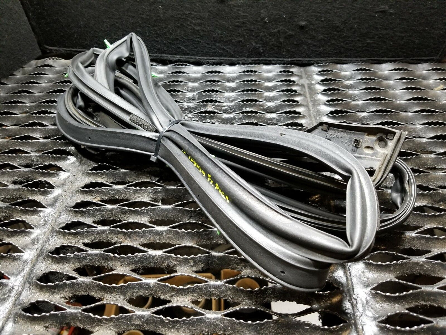 10 11 12 13 14 Subaru Legacy Front Right Passenge Door Weatherstrip Seal OEM