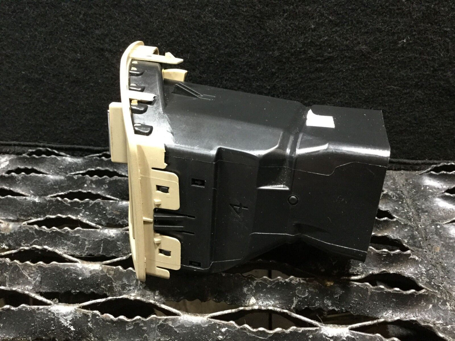 07 08 09 Suzuki Grand Vitara Xl-7 Right Passenger Dash AC Heater Air Vent OEM
