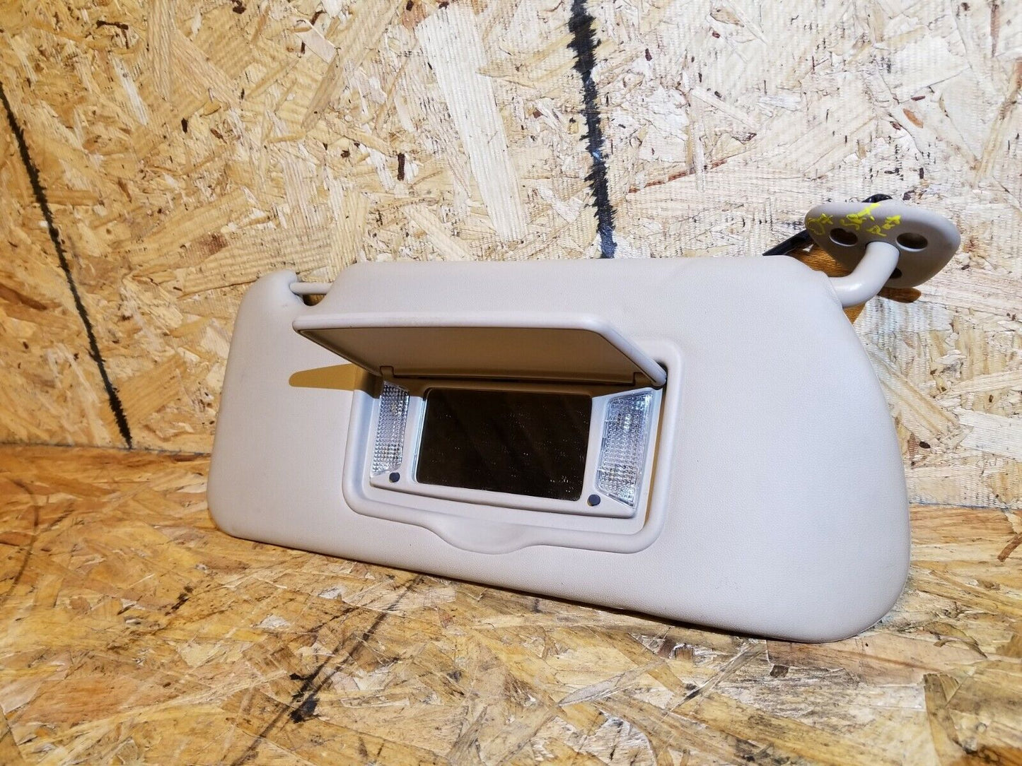 05 06 07 08 09 Cadillac SRX Right Passenger Sun Visor OEM