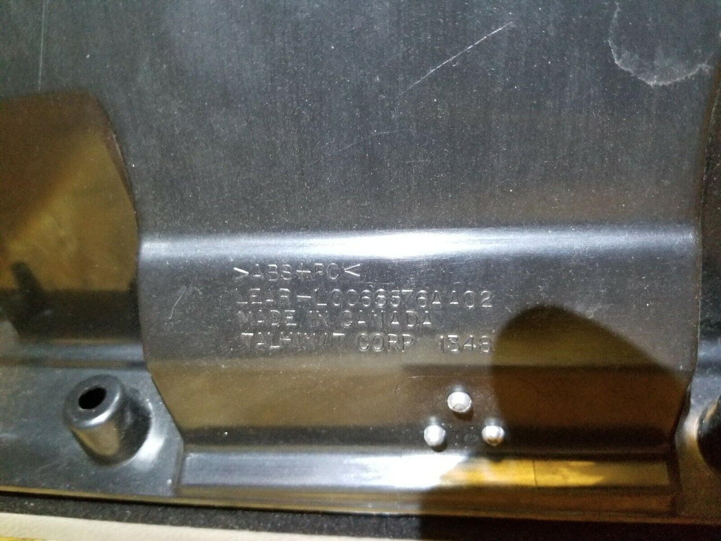 06 07 08 09 10 11 Cadillac DTS Glove Box OEM