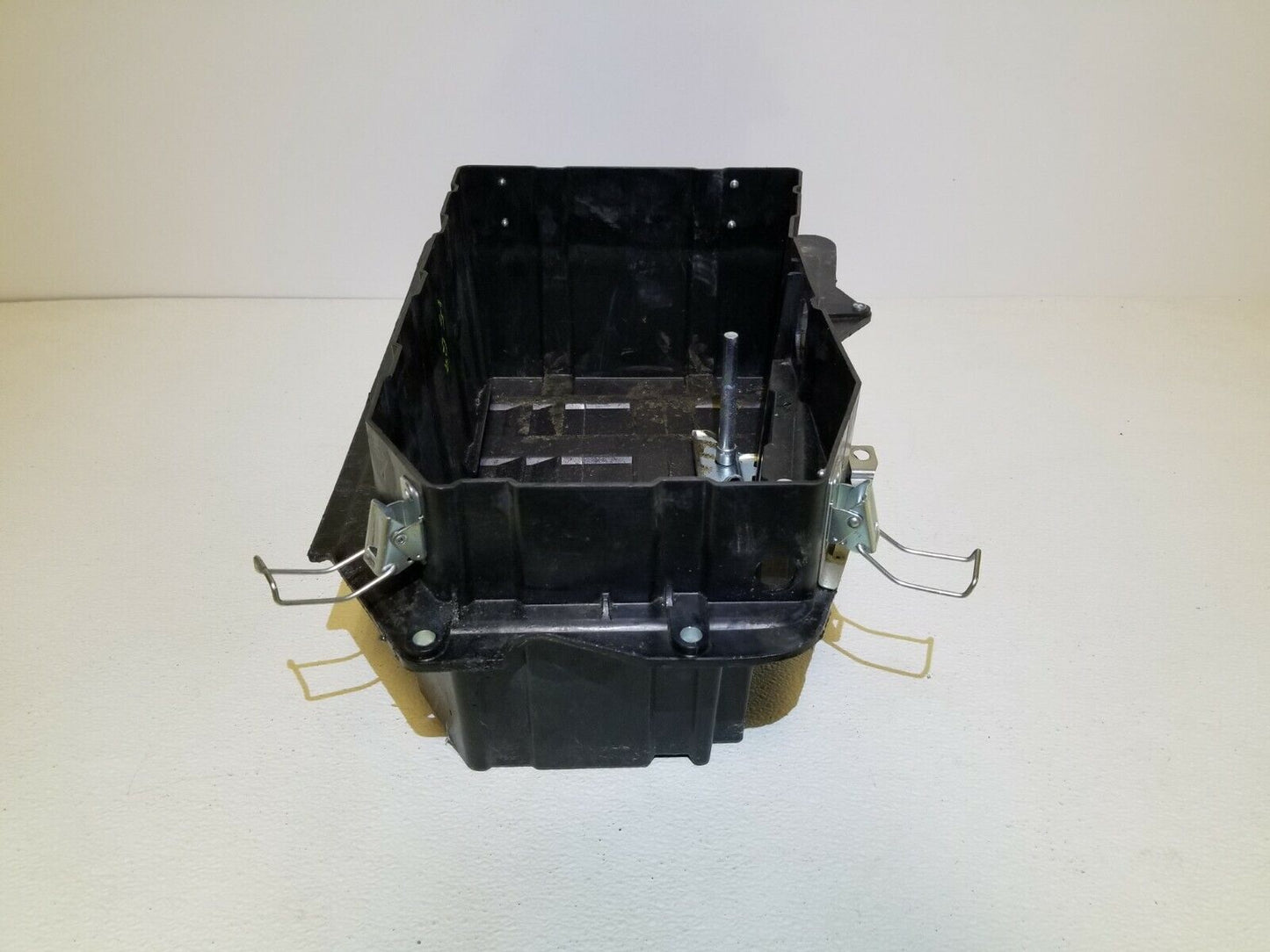 13 14 15  Audi Q7 3.0l Battery Tray OEM 87k Miles
