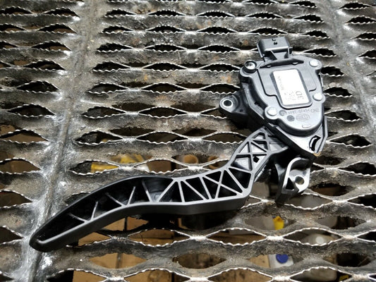 16 17 18 19 Nissan Rogue Accelerator Gas Pedal 18002-df30a OEM 36k Miles