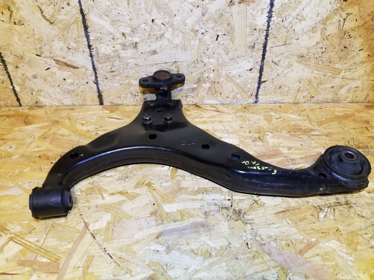 07 08 09 Hyundai Tucson Front Left Driver Lower Control Arm OEM 89k