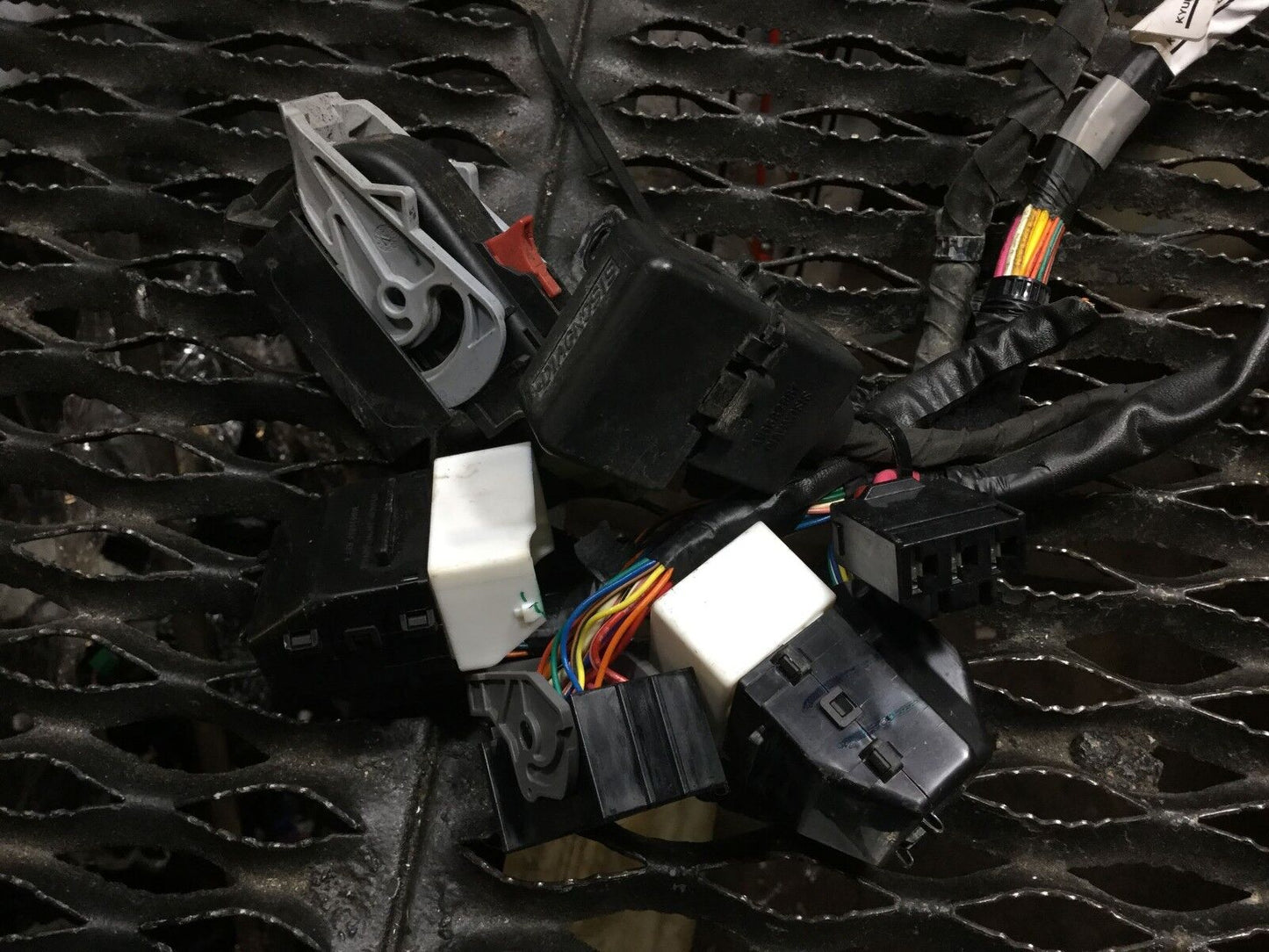 11 12 13 14 Hyundai Sonata Fusebox Fuse Box Relay Oem. Pigtail Wires. For Parts