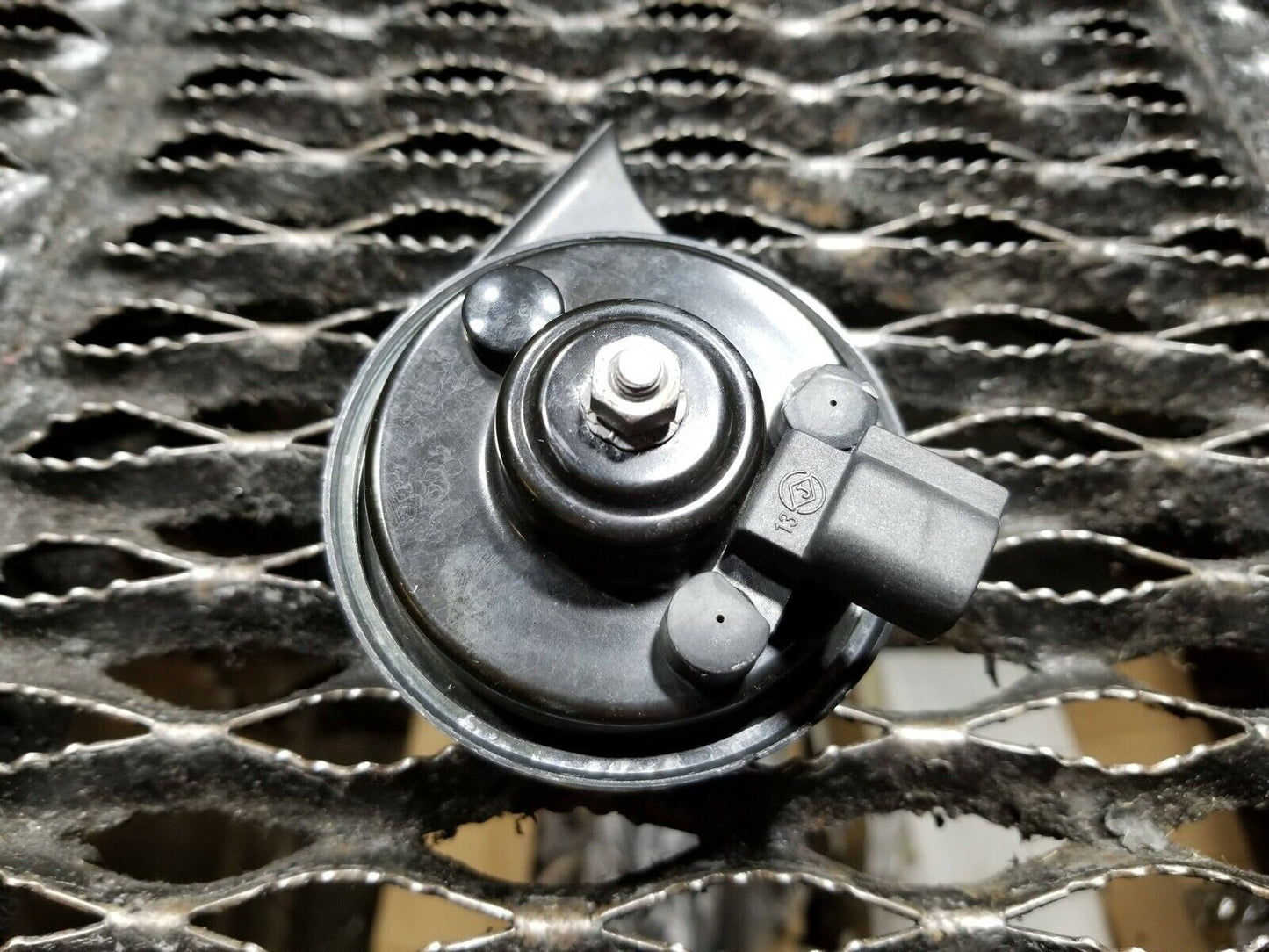 11 12 13 14 Chevrolet Camaro Horn Signal 400hz OEM