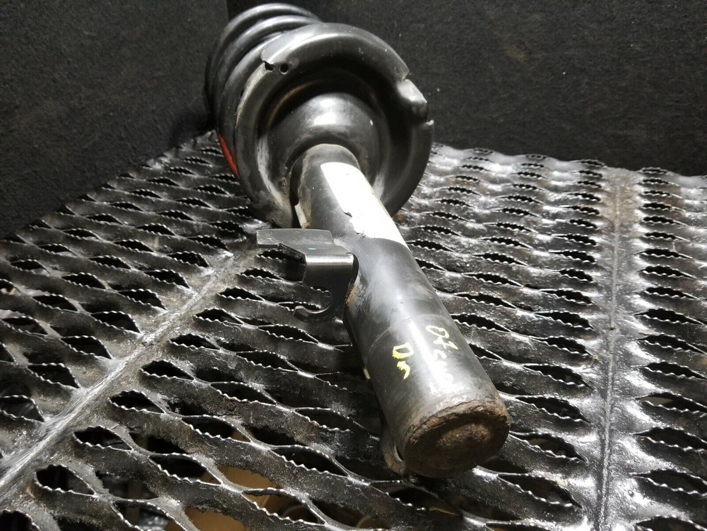 05 06 07 Volvo S40 2.4l Front Shock Strut Absorber Left Driver Side OEM